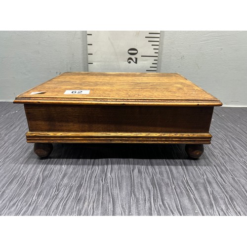 62 - Vintage oak wooden box on bun feet