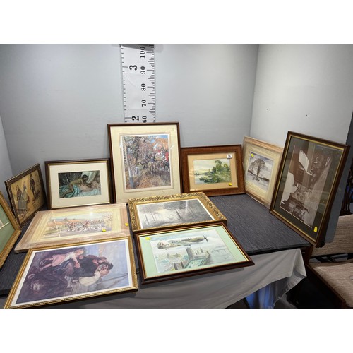 28 - Quantity pictures in frames