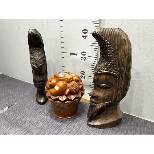 385 - 2 Carved african heads + bowl of fruit