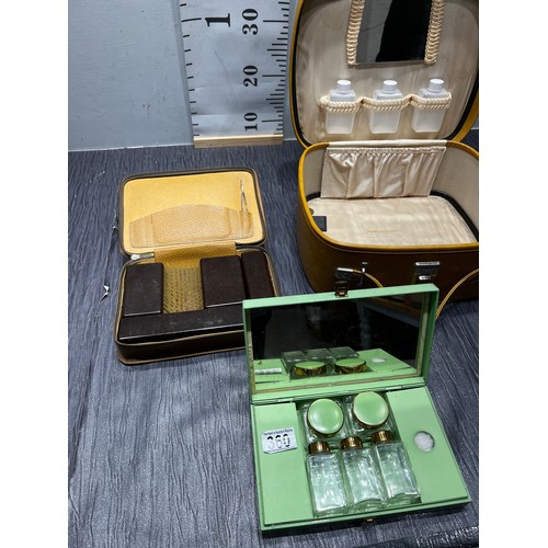 360 - Vintage 1950's vanity box complete + gents grooming set + vanity case