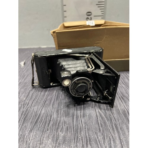 274 - Box vintage cameras