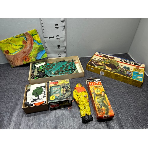 226 - Vintage action man soldier action amn fiels radio pack in origional boxes +timpo attack force