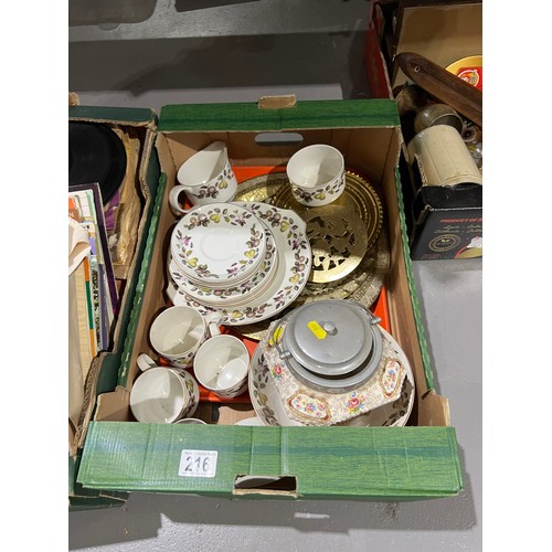 216 - box pottery + box records