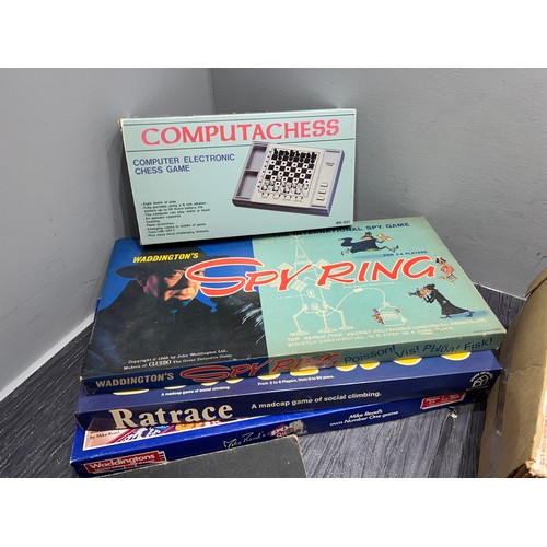 175 - Box vintage boxed games etc