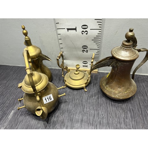 116 - Vintage brass samovar + 2 brass ewers