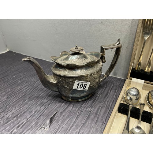 108 - Trivot tea pot+tea pot+box cutlery