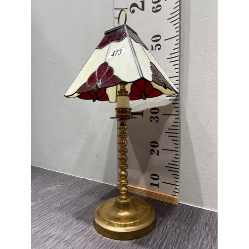 473 - Table lamp and tiffany style lamp shade