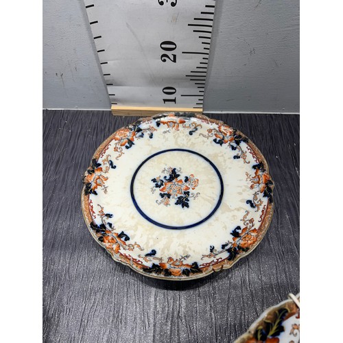 426 - Quantity victorian pottery tureens|plates