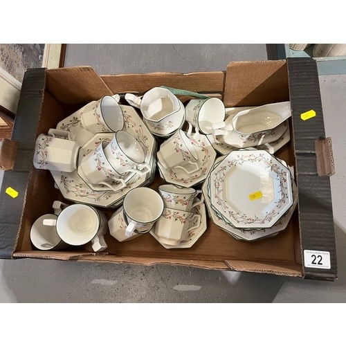 22 - Box full eternal beau pottery