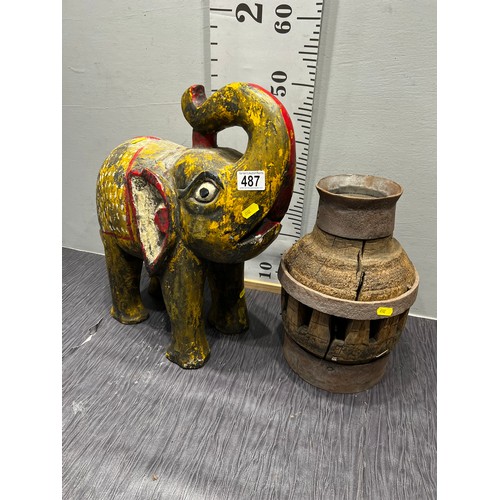 487 - Wooden elephant + cart wheel centre