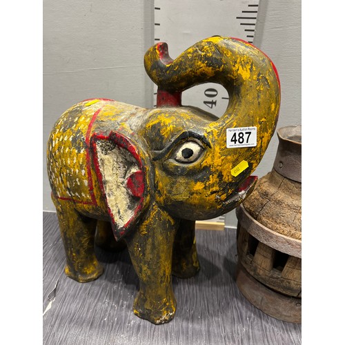 487 - Wooden elephant + cart wheel centre