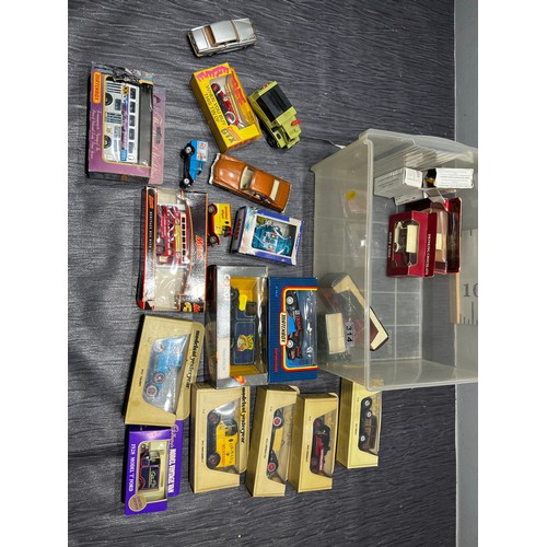 314 - Box matchbox etc collectable cars