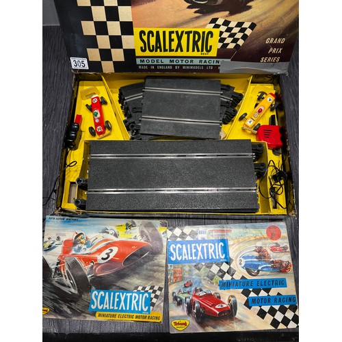 305 - Vintage scalextric model motor racing in original box