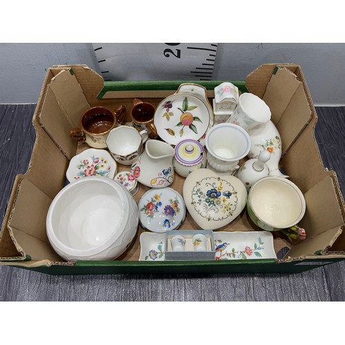 178 - Box collectable china Poole aynsley, coalport, Worcester etc