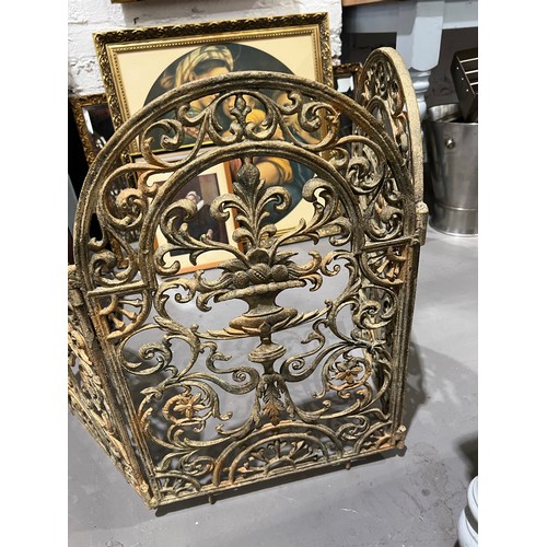 104 - Cast iron fire screen