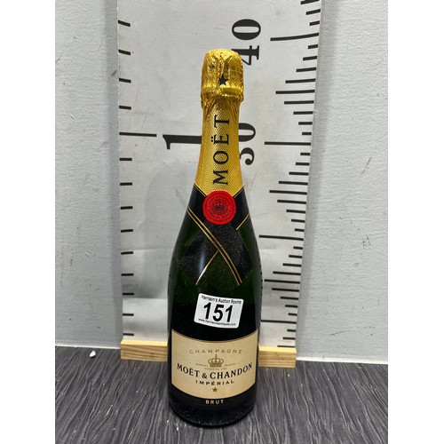 151 - Bottle Moet & Chandon champagne unopened