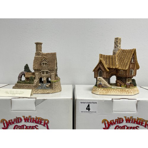 4 - 5 David winter cottages all boxed, 2 signed, 3 are members only