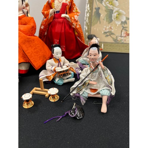 100 - Vintage porcelain oriental figures and miniature figures and picture