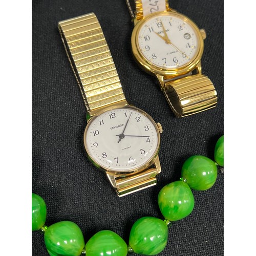 441 - 3 Gents watches + green beaded necklace