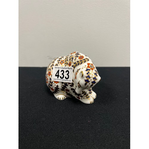 433 - Royal crown derby bear silver stopper