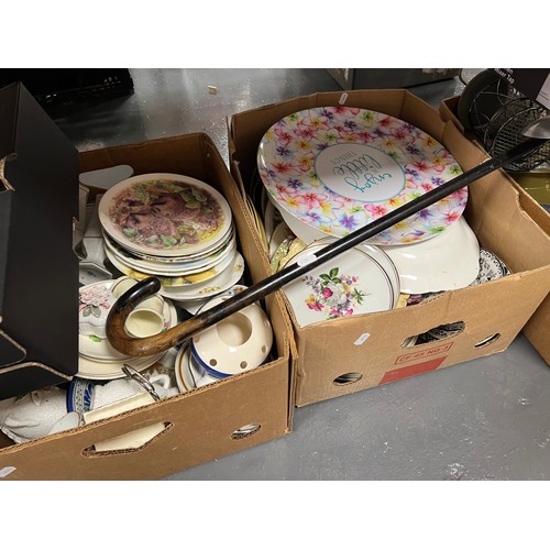 569 - 5 Boxes pottery / china kitchenware