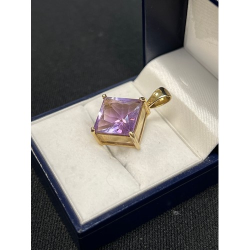 469 - 9ct Gold amethyst pendant 6g gross