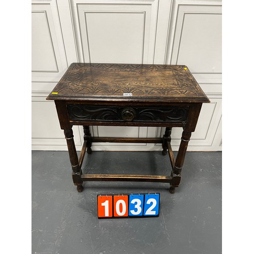 Lot 1032      