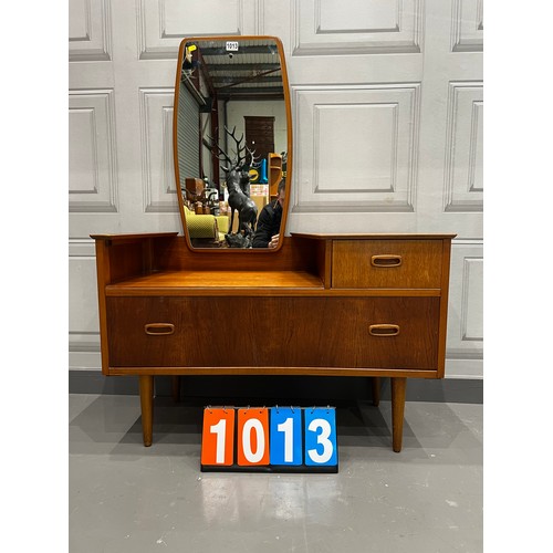 1013 - Mid century teak dressing table with drawers