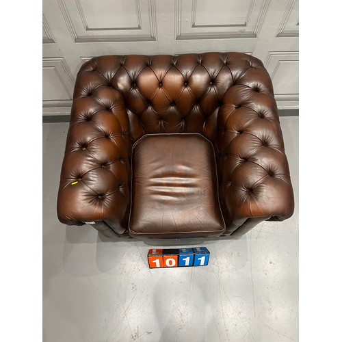 1011 - Brown leather chesterfield club chair