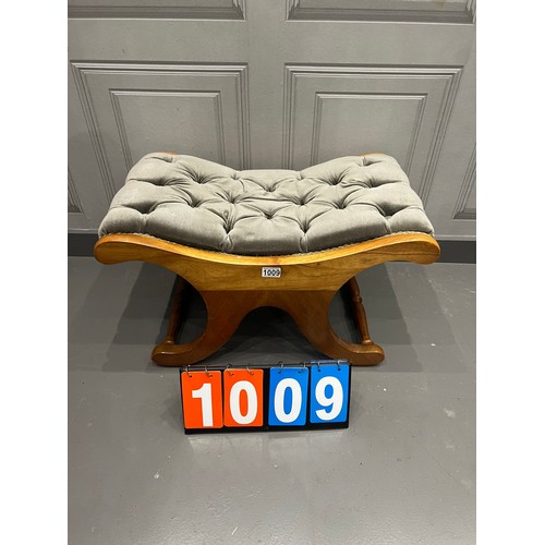 Lot 1009      