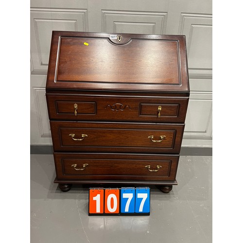 1077 - Vintage mahogany bureau