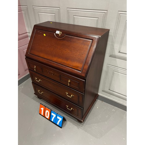 1077 - Vintage mahogany bureau