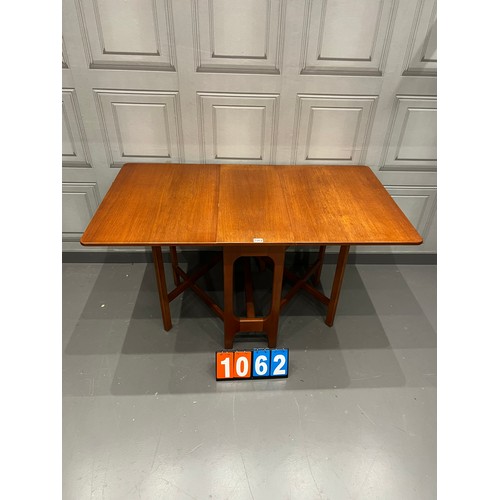 1062 - Mid century teak drop leaf table