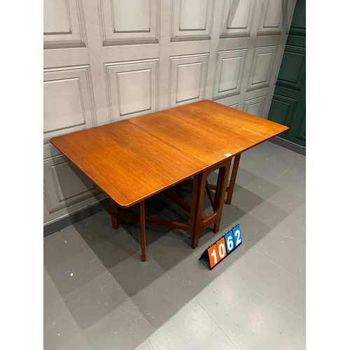 1062 - Mid century teak drop leaf table