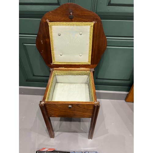 1048 - Vintage oak sewing box