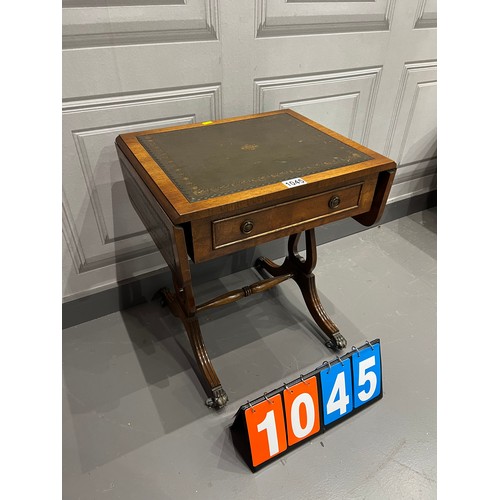 1045 - Vintage leather top sofa table