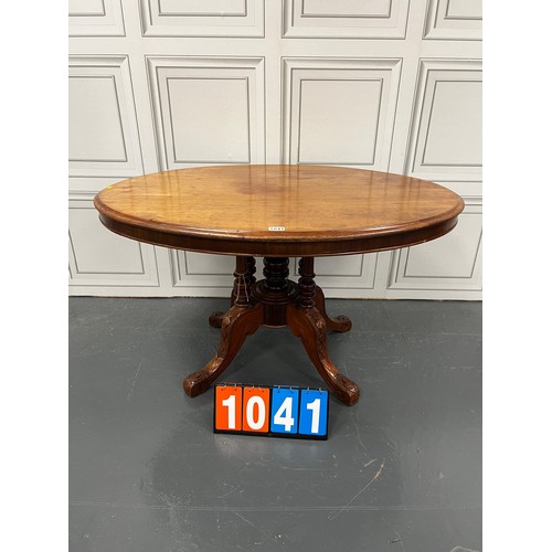 1041 - Victorian style centre table on carved base