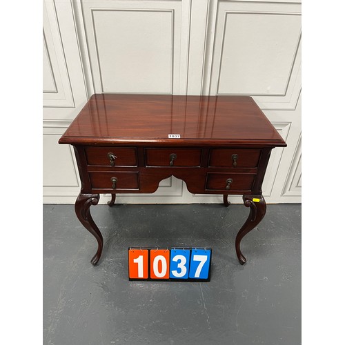 Lot 1037      