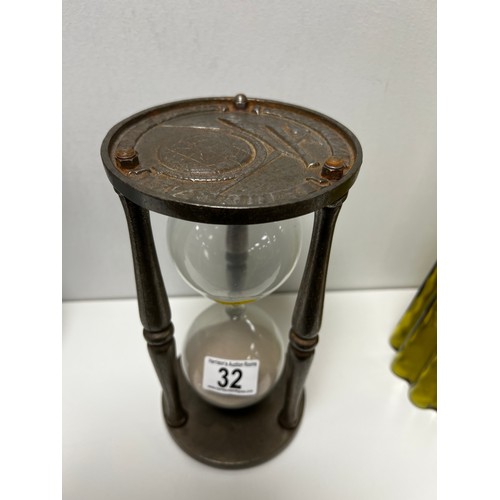 32 - Large vintage hour glass sand timer