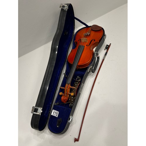 175 - Vintage violin/Bow in case