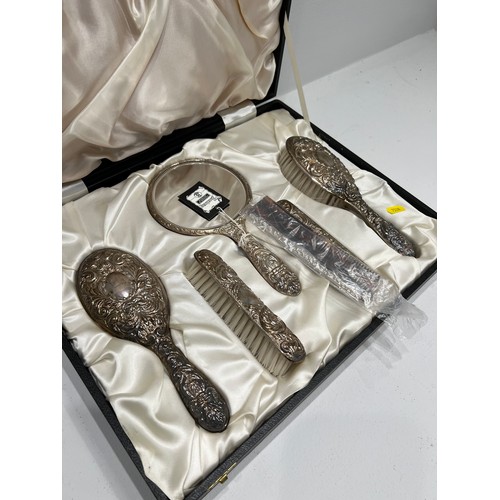 100 - Vintage Quality silver plated dressing table set in presentation box