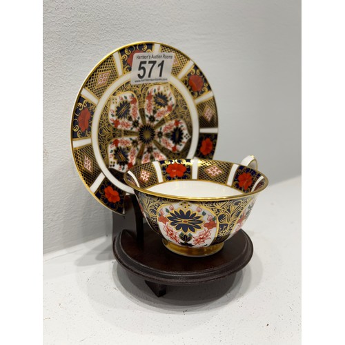 571 - Royal Crown Derby old Imari cup & Saucer on stand