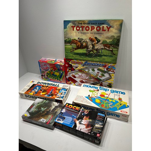 342 - Quantity vintage games Totopoly /mousetrap/air hockey downfall etc