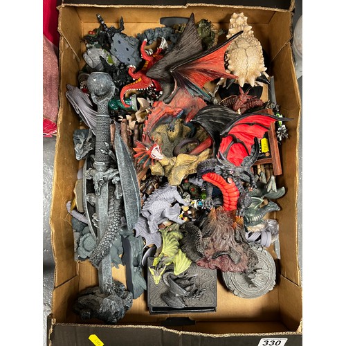 330 - Box Land of dragon Figures