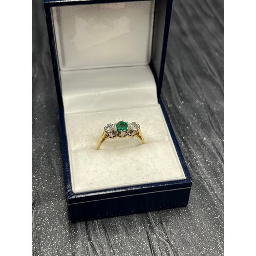 521 - 18ct Gold Emerald/Diamond Ring size O/P  3.1g gross