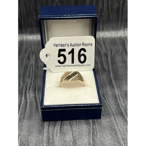 516 - 9ct Gold Gents Signet Ring Size U 2.6g