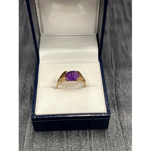 501 - Cabochon Cut Amethyst Single Stone Ring set in 9ct Gold Shank size O