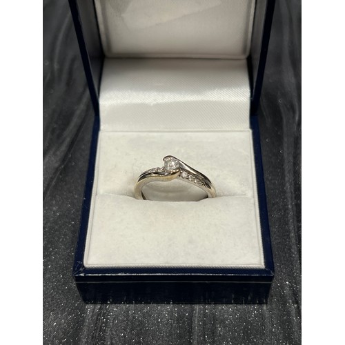 481 - 9ct White Gold / Diamond ring size M/N 2.9g gross