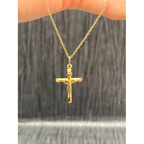 537 - 9ct Gold Crucifix on 9ct Gold Chain 3.4g 18” long