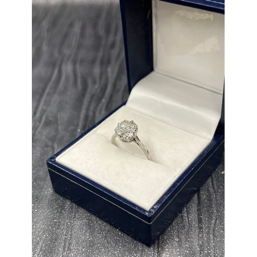 550 - Stunning 2 Carat Diamond Ring with great clarity set in Platinum. Size N/O